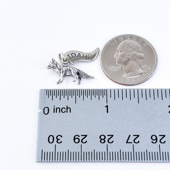 Vintage Sterling Silver 925 Idaho Wolf Charm Pendant - Picture 6 of 6